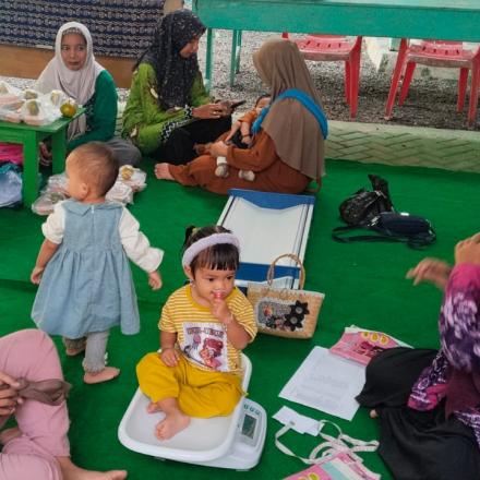 Tingkatkan Kesehatan Desa Bawahan Seberang Laksanakan Posyandu Siklus Hidup  